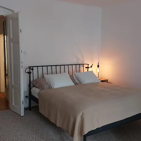 Siroka Apartment *